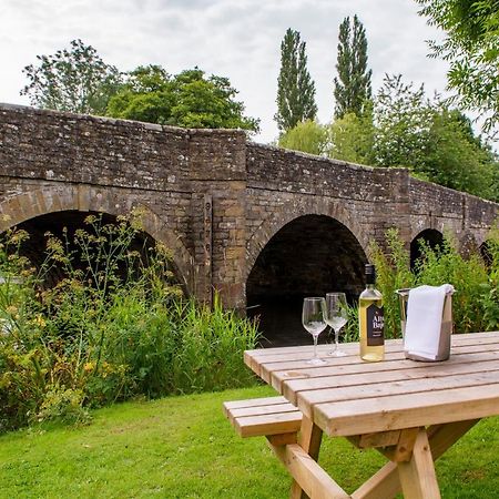 ホテル The Lion Leintwardine エクステリア 写真